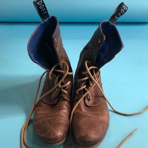 Authentic John Fluevog genuine leather mens boots.